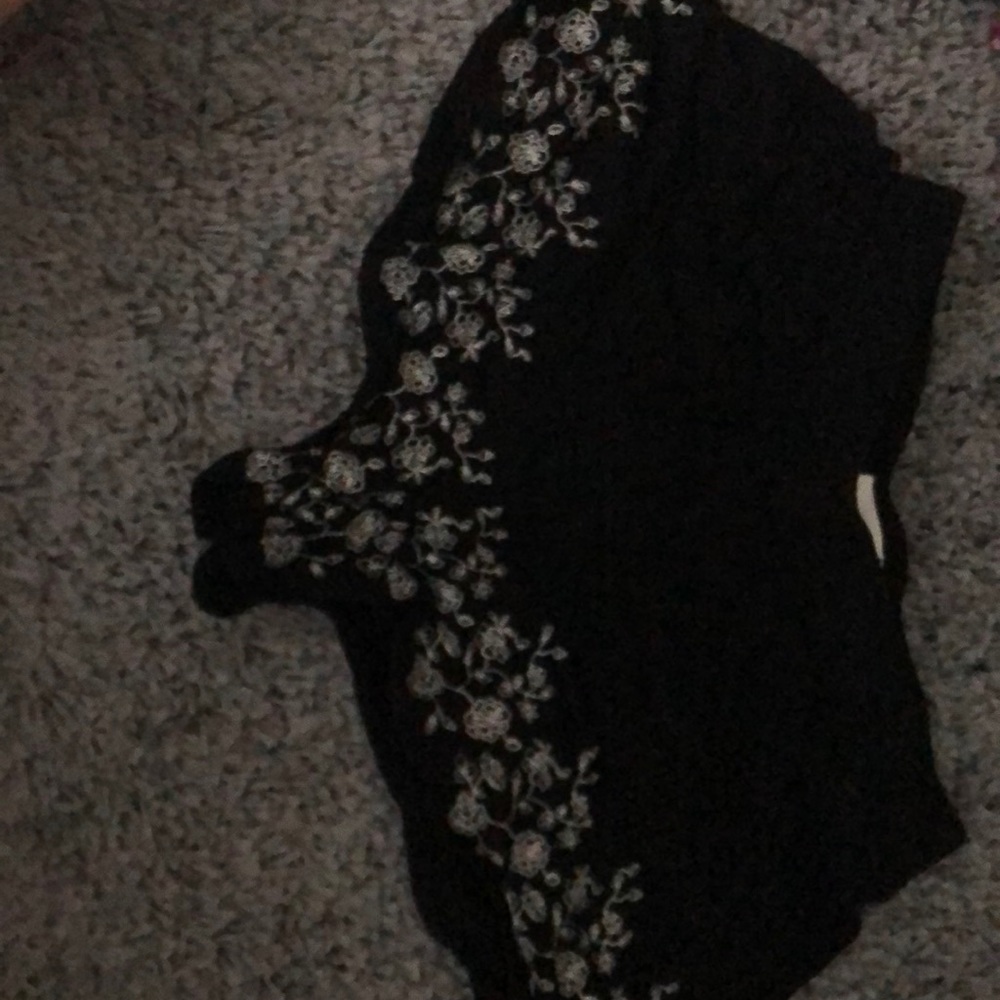 Black and white flowy floral shorts